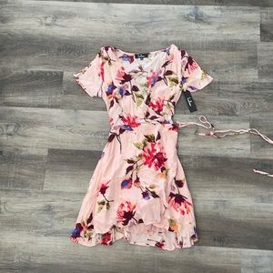 Lulus Small pink wrap dress, never worn